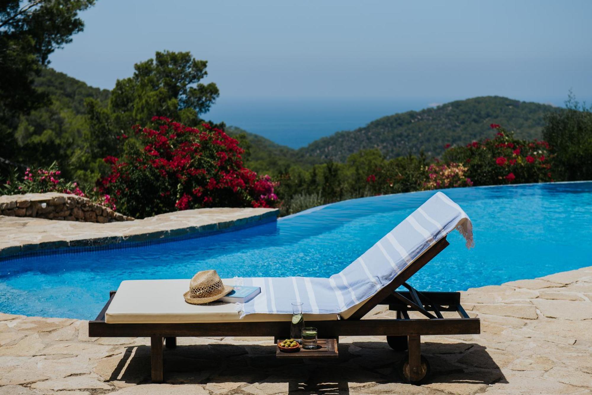 Villa & Guesthouse Paissa D'En Bernat กาลาตาริดา ภายนอก รูปภาพ