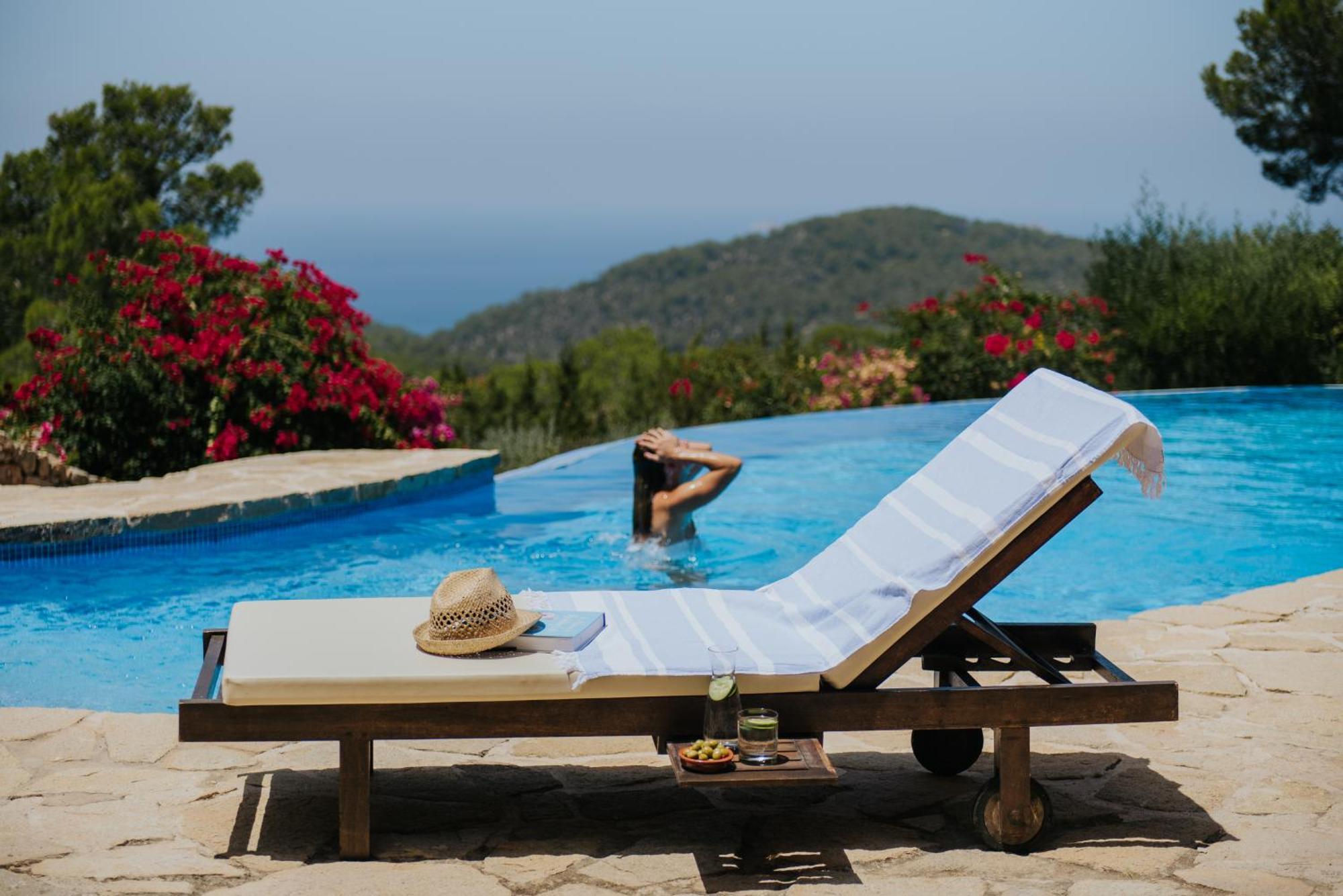 Villa & Guesthouse Paissa D'En Bernat กาลาตาริดา ภายนอก รูปภาพ