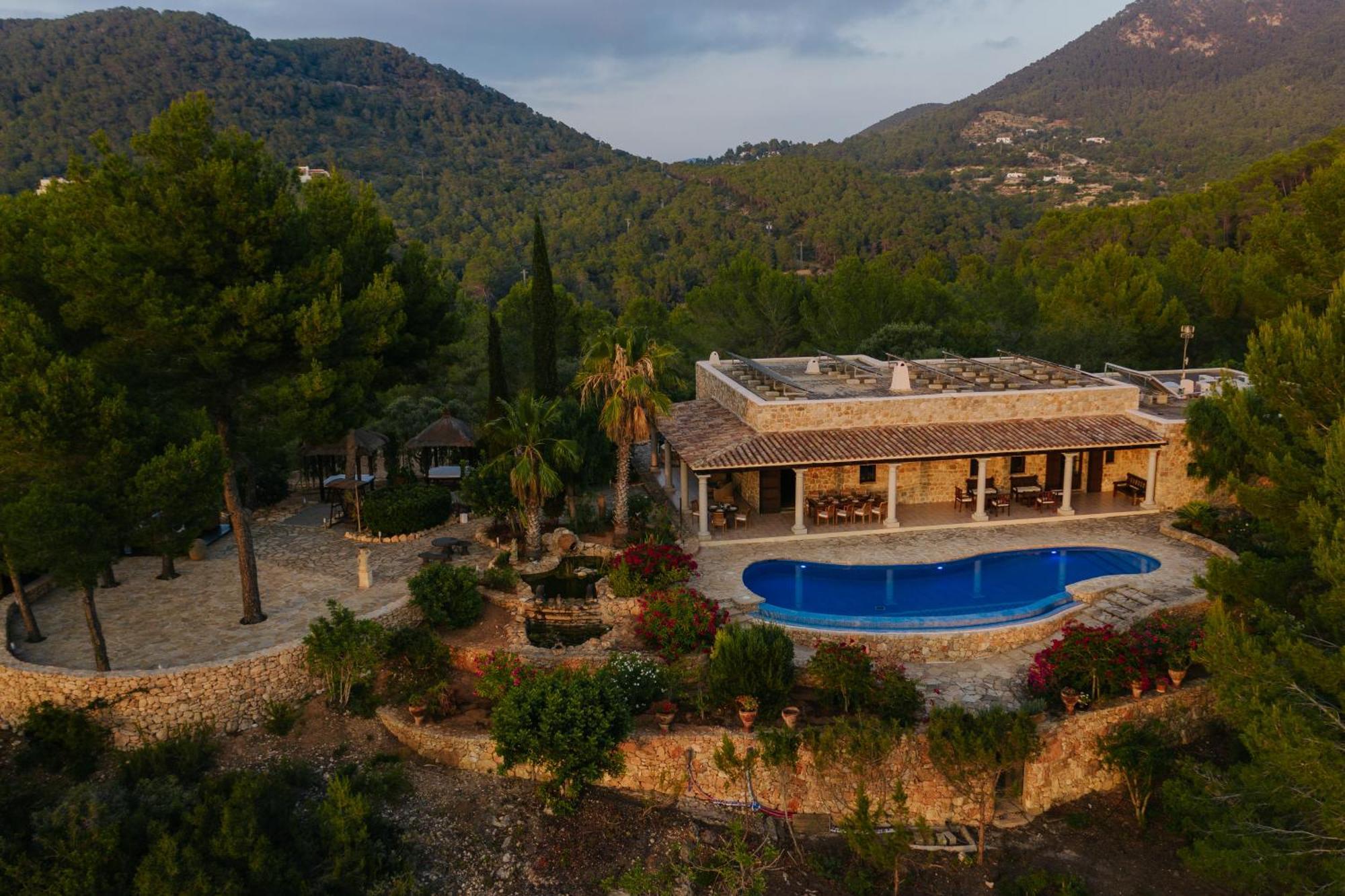 Villa & Guesthouse Paissa D'En Bernat กาลาตาริดา ภายนอก รูปภาพ
