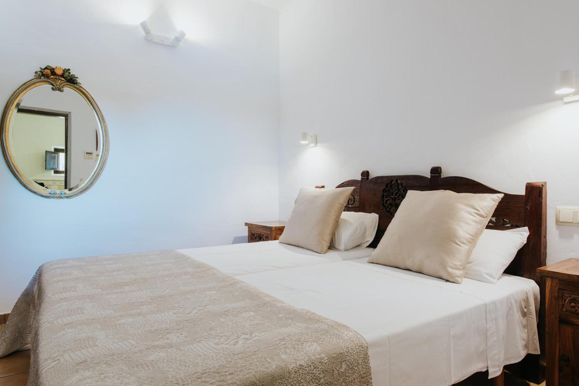 Villa & Guesthouse Paissa D'En Bernat กาลาตาริดา ภายนอก รูปภาพ