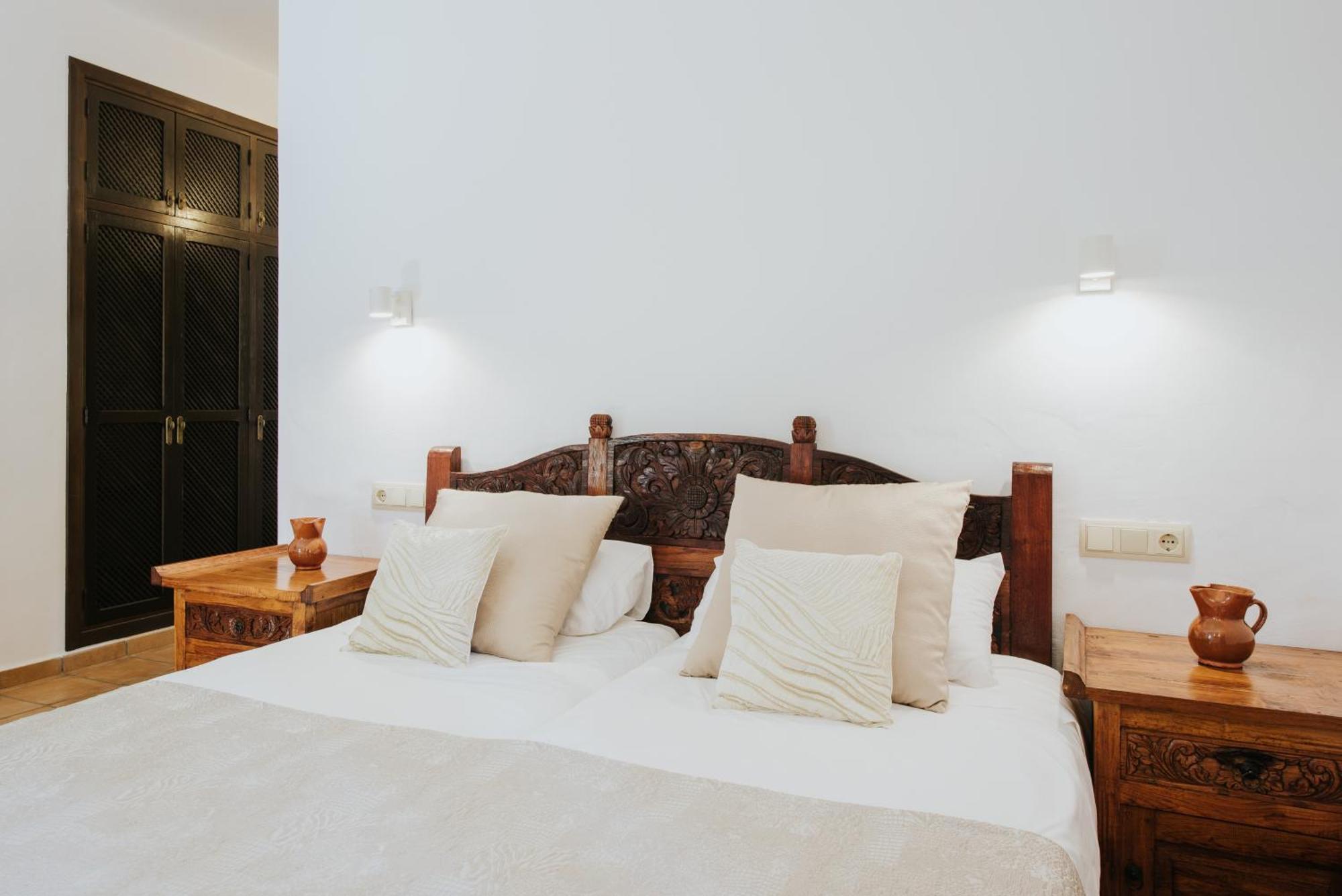 Villa & Guesthouse Paissa D'En Bernat กาลาตาริดา ภายนอก รูปภาพ